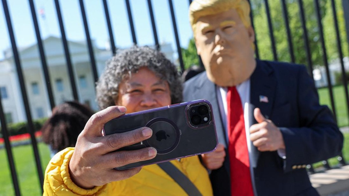 Murka Trump: Harga iPhone terancam naik gila-gilaan