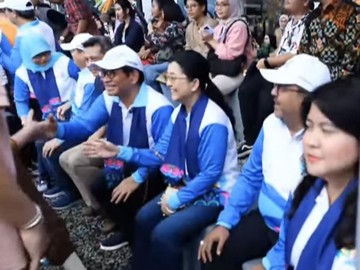 Pramono-Rano Karno tiba di acara HUT 498 Jakarta Blok M