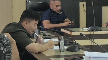 DPRD Kendari Nge-vape Saat Rapat, Viral!