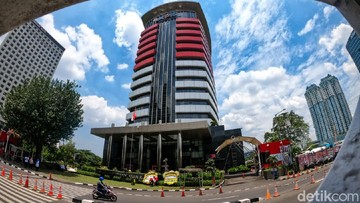 KPK Geledah Rumah Kadis PUPR Sumut