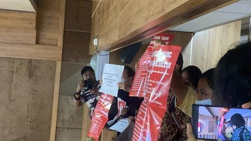 Masyarakat Sipil Geruduk DPR: Stop Pemutihan Sejarah!