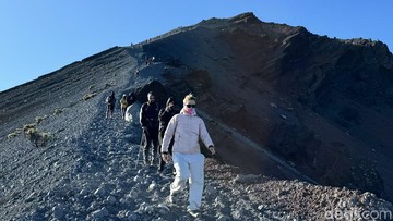 SOP Pendakian Rinjani Diperketat Usai Insiden Turis